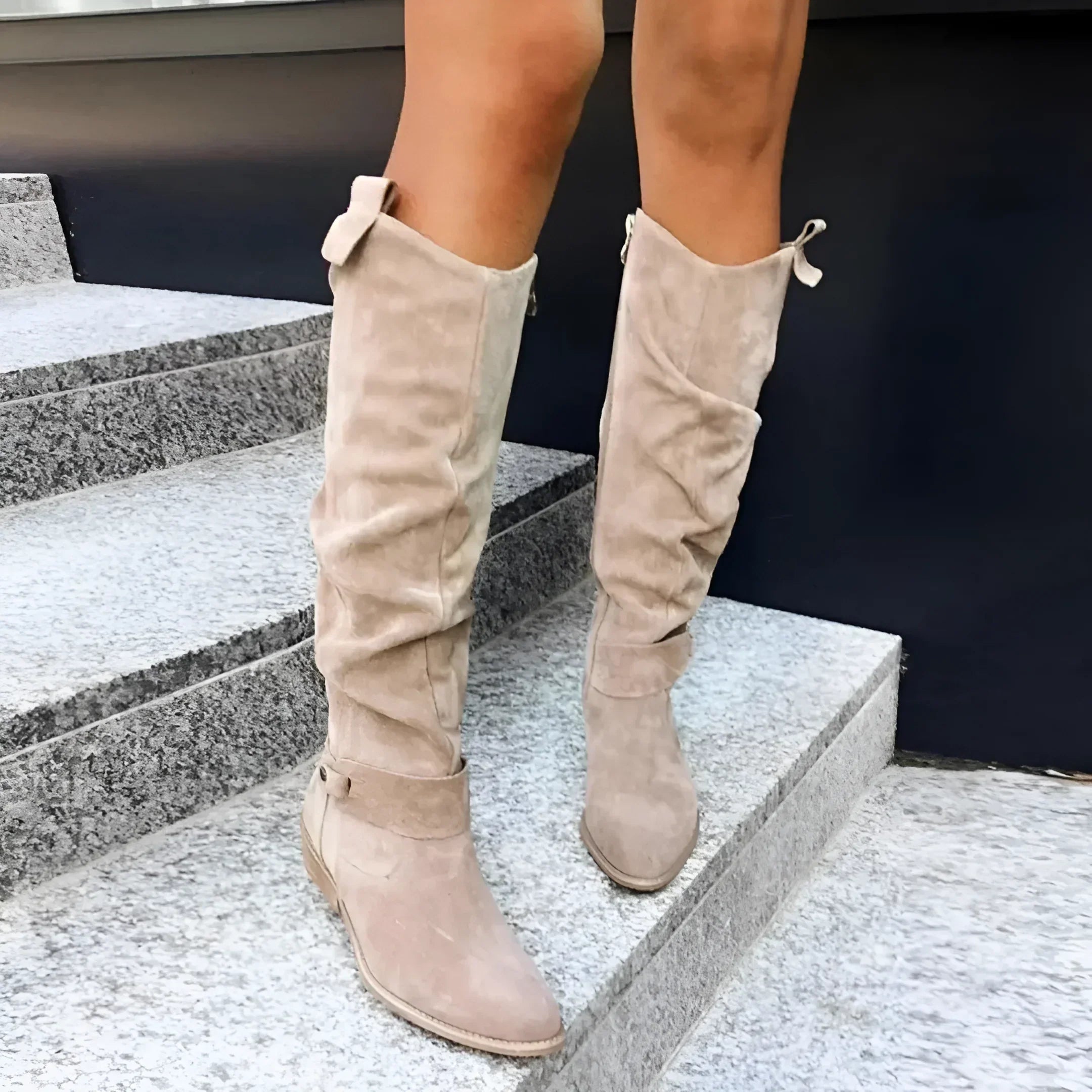 Lindegaard™ | Elegant knee high heel
